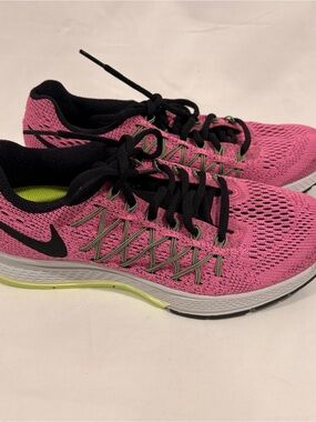 Nike Women’s Pink Running Sneakers